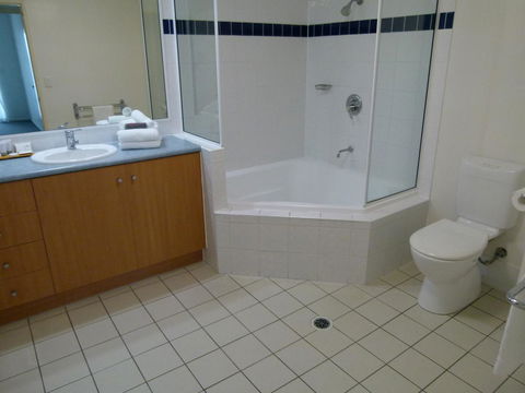 Madison Ocean Breeze Apartments - Australian Directory 33