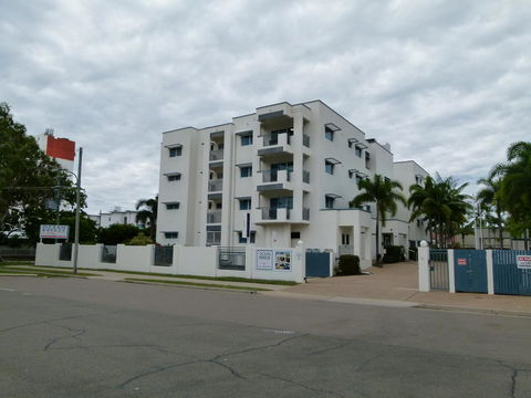 Madison Ocean Breeze Apartments - Australian Directory 6