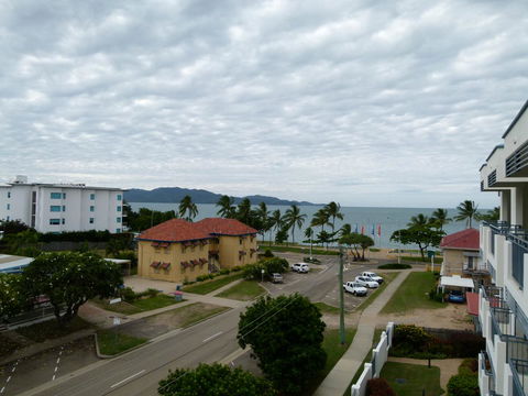 Madison Ocean Breeze Apartments - Australian Directory 39