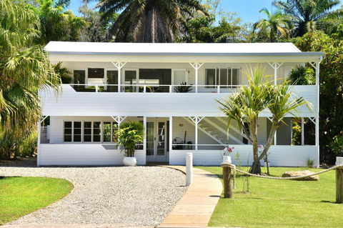 Jamaica Beach House - Australian Directory 16