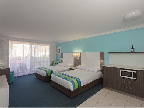 Sea World Resort - Australian Directory 2