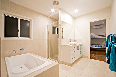 Whitsunday Luxury Homes - Australian Directory 24