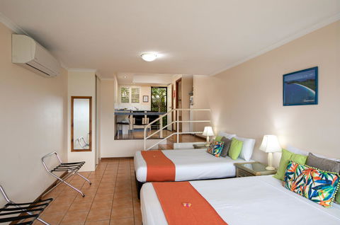 Sunlit Waters Studio Apartments - Australian Directory 29