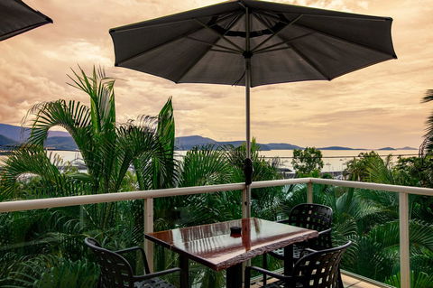 Sunlit Waters Studio Apartments - Australian Directory 1