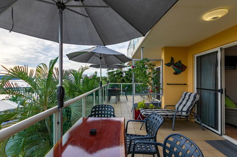 Sunlit Waters Studio Apartments - Australian Directory 22