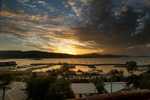 Sunlit Waters Studio Apartments - Australian Directory 17