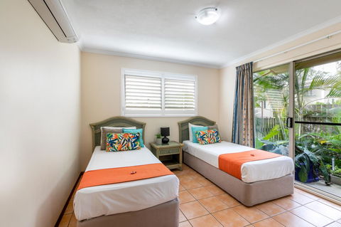 Sunlit Waters Studio Apartments - Australian Directory 37