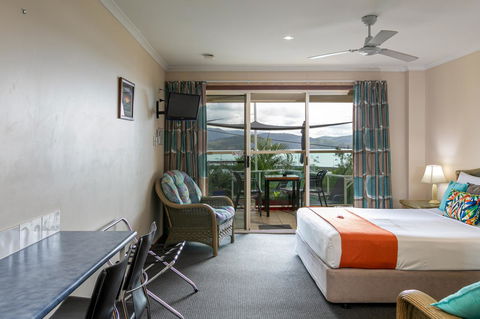 Sunlit Waters Studio Apartments - Australian Directory 10