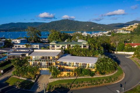 Sunlit Waters Studio Apartments - Australian Directory 6