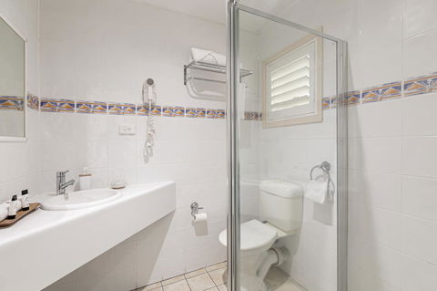 Sunlit Waters Studio Apartments - Australian Directory 20