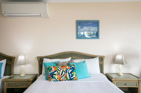 Sunlit Waters Studio Apartments - Australian Directory 34