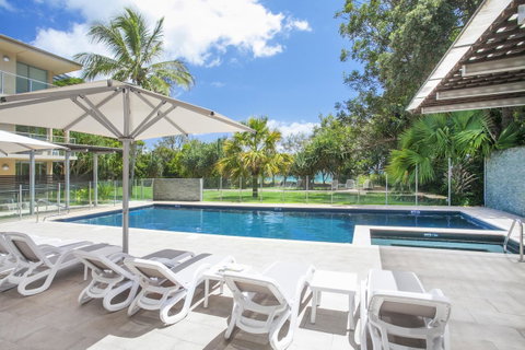 Maison Noosa - Australian Directory 17