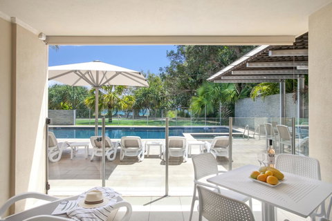 Maison Noosa - Australian Directory 18