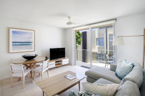 Maison Noosa - Australian Directory 12
