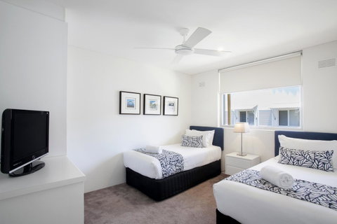 Maison Noosa - Australian Directory 24