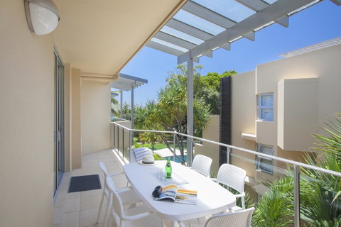 Maison Noosa - Australian Directory 16