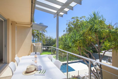Maison Noosa - Australian Directory 31