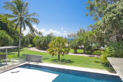 Maison Noosa - Australian Directory 1