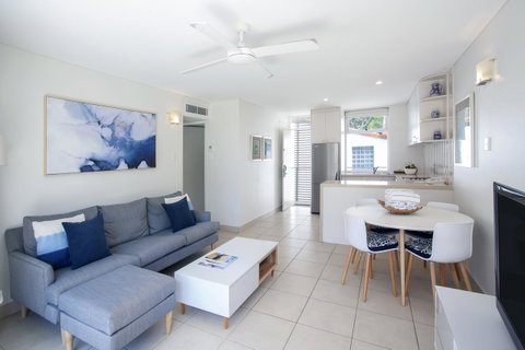 Maison Noosa - Australian Directory 26
