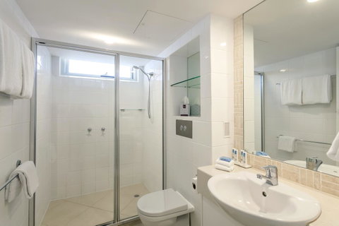 Maison Noosa - Australian Directory 30