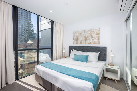 Boardwalk Burleigh Beach - Official - Australian Directory 37