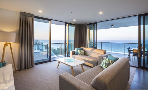 Boardwalk Burleigh Beach - Official - Australian Directory 6