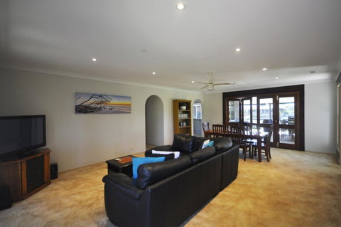 Bribie Island Canal Holiday Destination! - Australian Directory 3