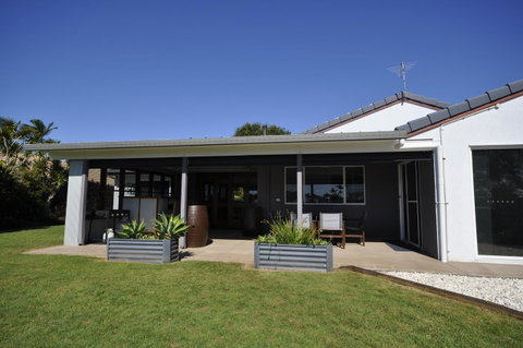 Bribie Island Canal Holiday Destination! - Australian Directory 14