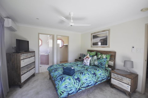 Bribie Island Canal Holiday Destination! - Australian Directory 9