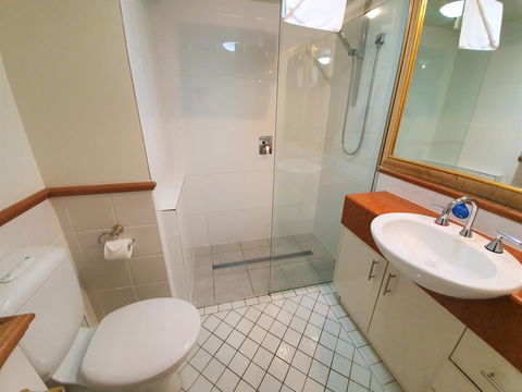 Broadbeach Holiday Apartments - Australian Directory 26