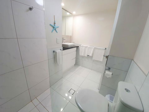 Broadbeach Holiday Apartments - Australian Directory 8