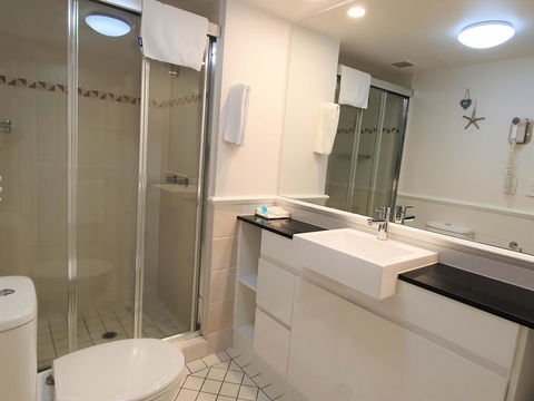 Broadbeach Holiday Apartments - Australian Directory 5