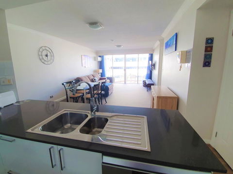 Broadbeach Holiday Apartments - Australian Directory 11