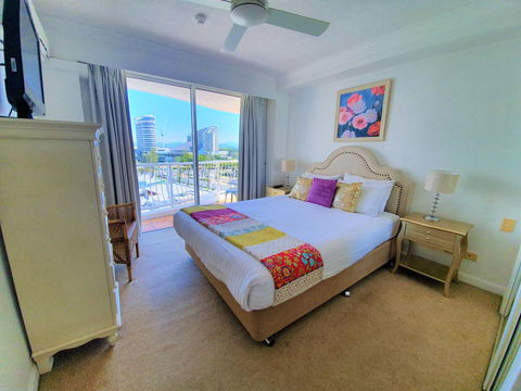Broadbeach Holiday Apartments - Australian Directory 20