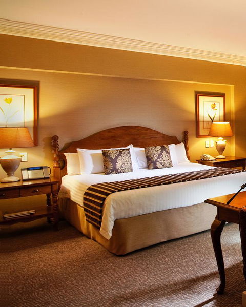 Stamford Plaza Brisbane - Australian Directory 33