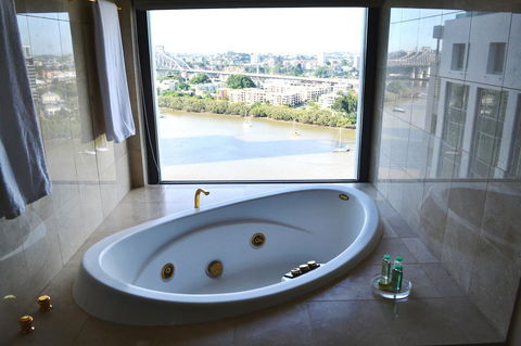 Stamford Plaza Brisbane - Australian Directory 41