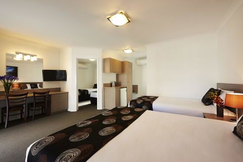 Takalvan Motel - Australian Directory 2