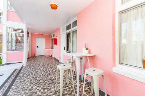 The Pink Hotel Coolangatta - Australian Directory 3