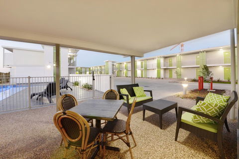 Mackay Oceanside Central Hotel Official - Australian Directory 19