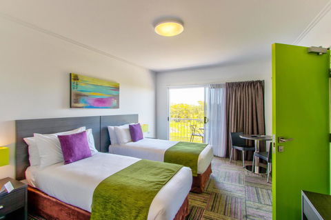 Mackay Oceanside Central Hotel Official - Australian Directory 11
