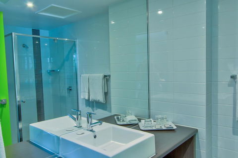 Mackay Oceanside Central Hotel Official - Australian Directory 13
