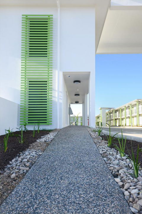 Mackay Oceanside Central Hotel Official - Australian Directory 21
