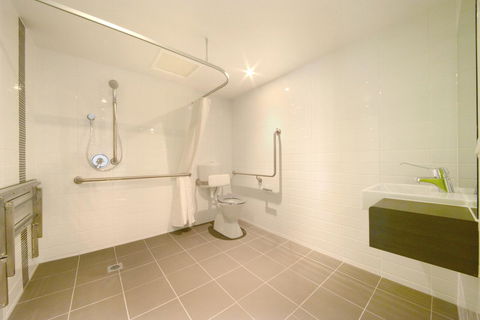 Mackay Oceanside Central Hotel Official - Australian Directory 27