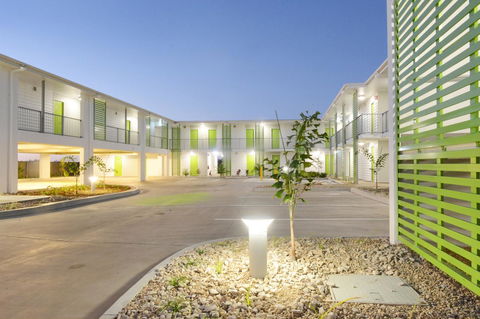 Mackay Oceanside Central Hotel Official - Australian Directory 20