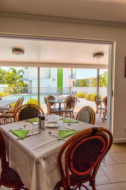 Mackay Oceanside Central Hotel Official - Australian Directory 6