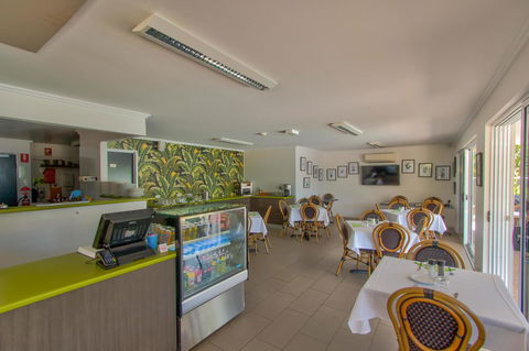 Mackay Oceanside Central Hotel Official - Australian Directory 14