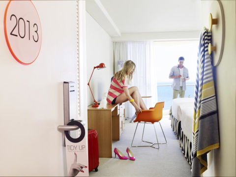 QT Gold Coast - Australian Directory 38