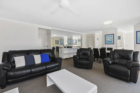 Columbia Beachfront Apartments On Rainbow Bay - Australian Directory 21