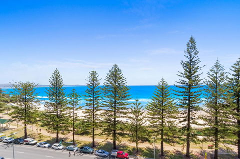 Columbia Beachfront Apartments On Rainbow Bay - Australian Directory 40