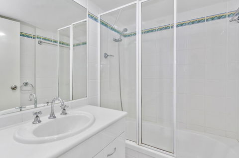 Columbia Beachfront Apartments On Rainbow Bay - Australian Directory 37